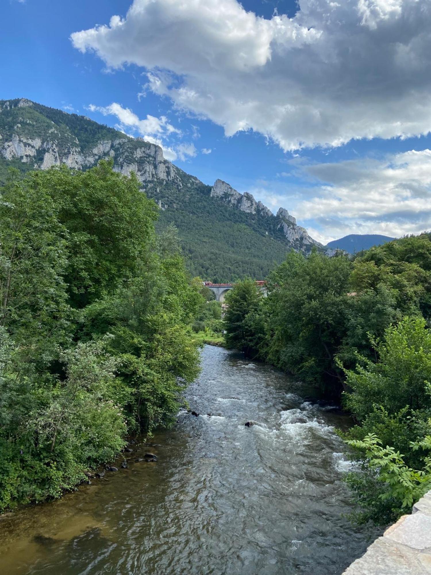 Private Riverside Villa With Breathtaking Views Axat Экстерьер фото